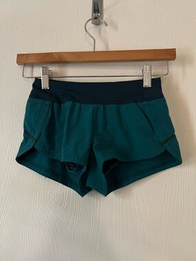 Athleta Girl Run The World Shorts Grey Green Gray  Sz XS 6